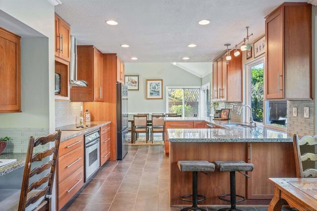 756 Fieldstone Lane, Encinitas, CA 92024