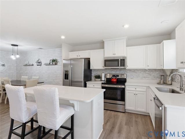 5844 Addison Gate Dr, North Chesterfield, VA 23234