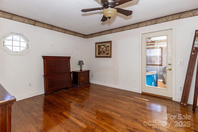 1321 Idlewood Street SW, Lenoir, NC 28645