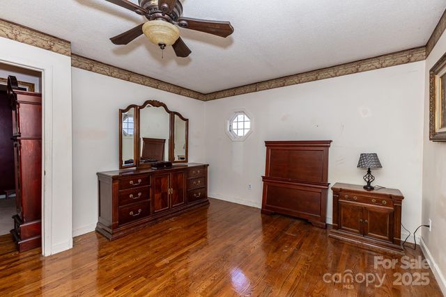 1321 Idlewood Street SW, Lenoir, NC 28645