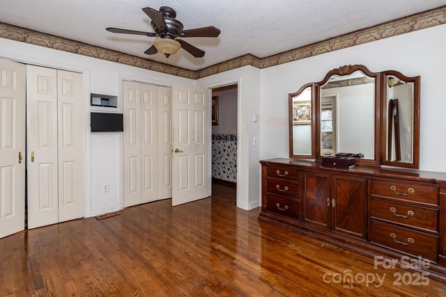 1321 Idlewood Street SW, Lenoir, NC 28645