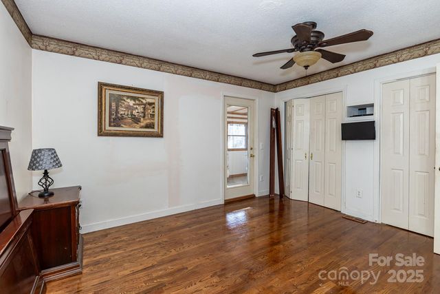 1321 Idlewood Street SW, Lenoir, NC 28645