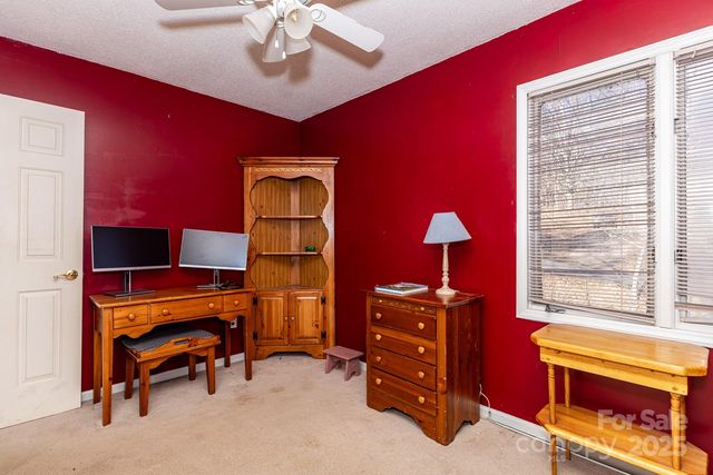 1321 Idlewood Street SW, Lenoir, NC 28645