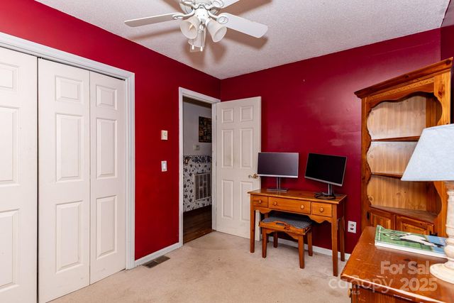 1321 Idlewood Street SW, Lenoir, NC 28645