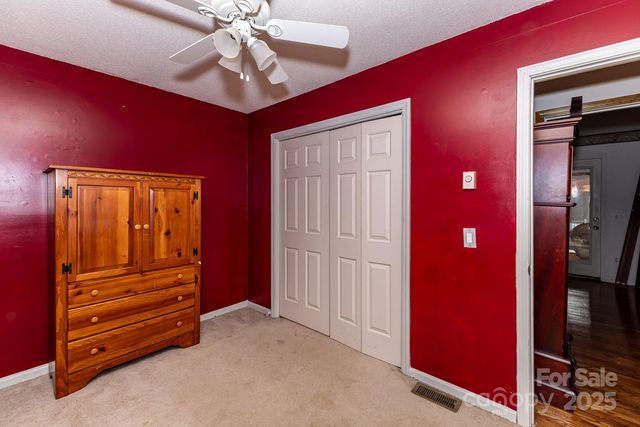 1321 Idlewood Street SW, Lenoir, NC 28645