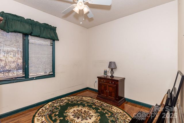 1321 Idlewood Street SW, Lenoir, NC 28645