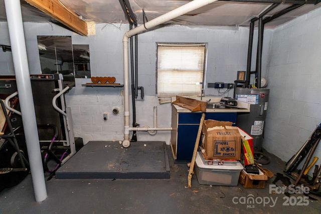 1321 Idlewood Street SW, Lenoir, NC 28645