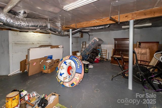 1321 Idlewood Street SW, Lenoir, NC 28645