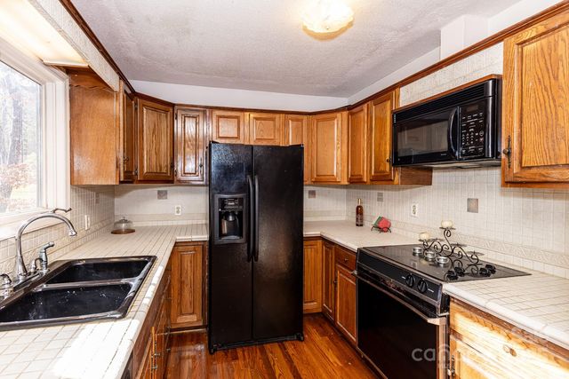 1321 Idlewood Street SW, Lenoir, NC 28645