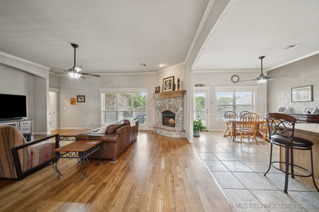 8483 N 68th East Avenue, Owasso, OK 74055