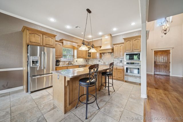 8483 N 68th East Avenue, Owasso, OK 74055