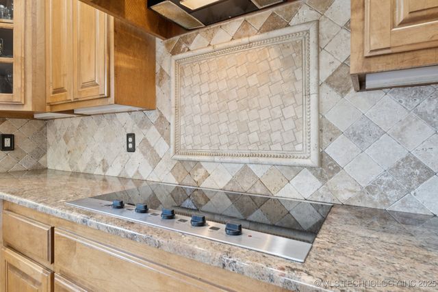 8483 N 68th East Avenue, Owasso, OK 74055