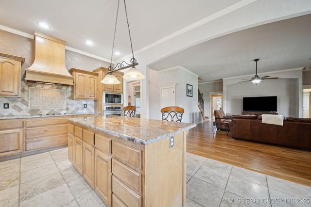 8483 N 68th East Avenue, Owasso, OK 74055