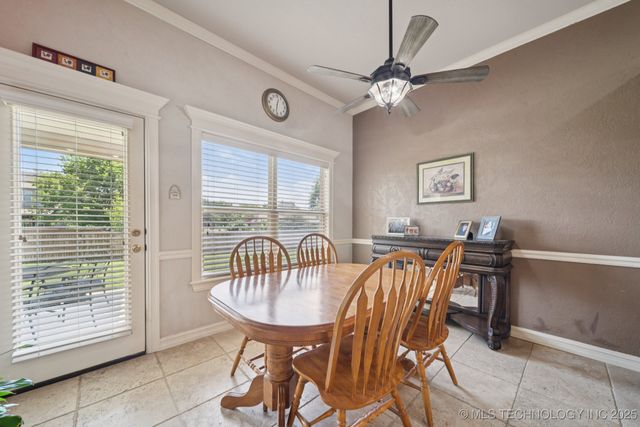 8483 N 68th East Avenue, Owasso, OK 74055