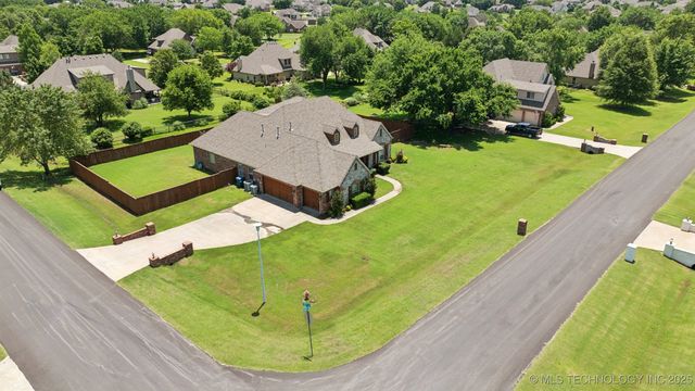 8483 N 68th East Avenue, Owasso, OK 74055