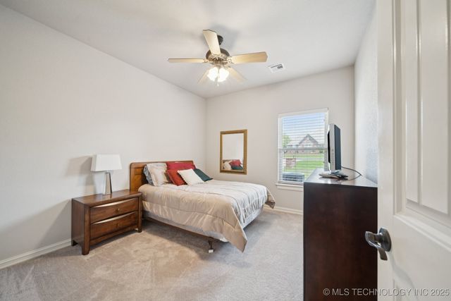 8483 N 68th East Avenue, Owasso, OK 74055