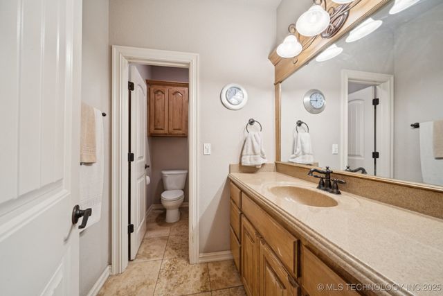 8483 N 68th East Avenue, Owasso, OK 74055