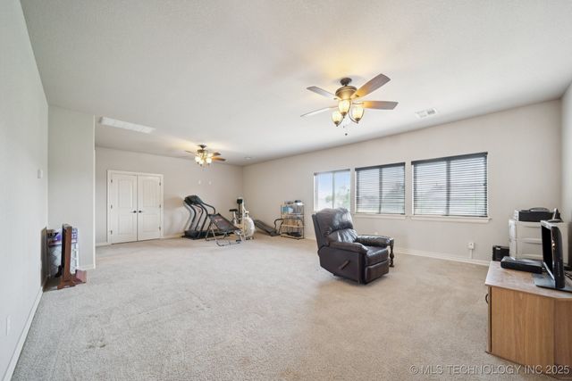 8483 N 68th East Avenue, Owasso, OK 74055