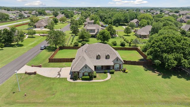 8483 N 68th East Avenue, Owasso, OK 74055