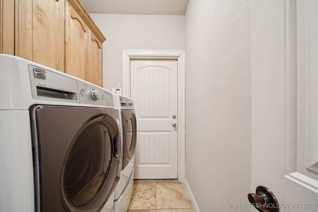 8483 N 68th East Avenue, Owasso, OK 74055