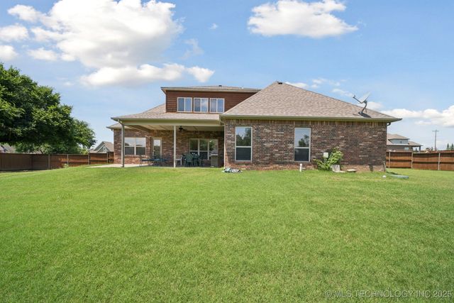 8483 N 68th East Avenue, Owasso, OK 74055