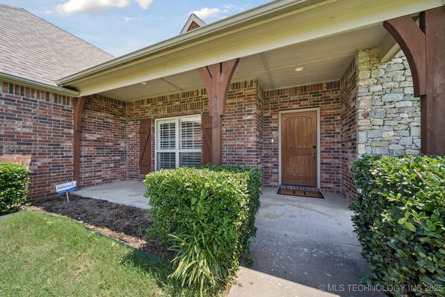 8483 N 68th East Avenue, Owasso, OK 74055