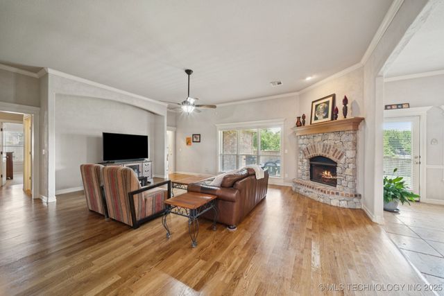 8483 N 68th East Avenue, Owasso, OK 74055