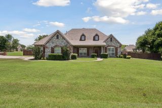 8483 N 68th East Avenue, Owasso, OK 74055