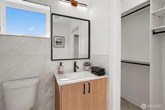 5042 35th Avenue NE, Seattle, WA 98105