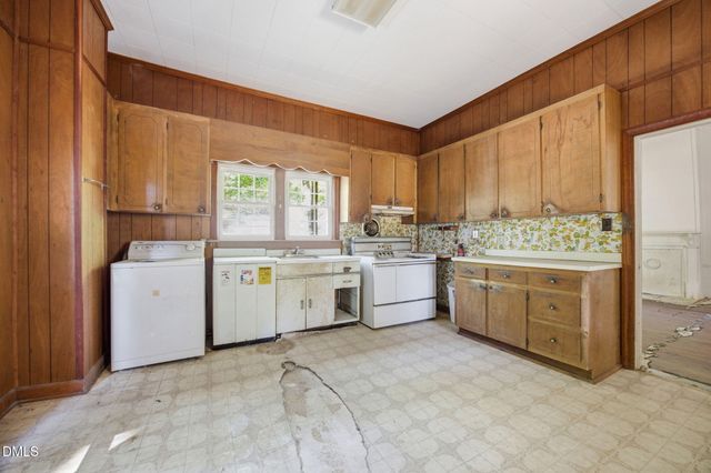 817 N Main Street, Wake Forest, NC 27587