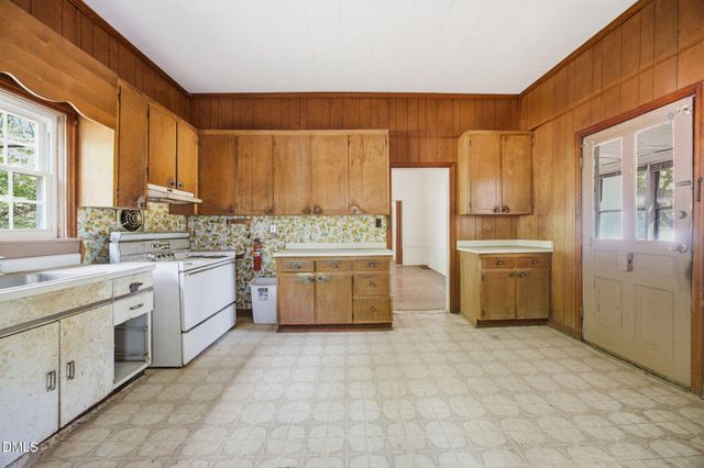 817 N Main Street, Wake Forest, NC 27587