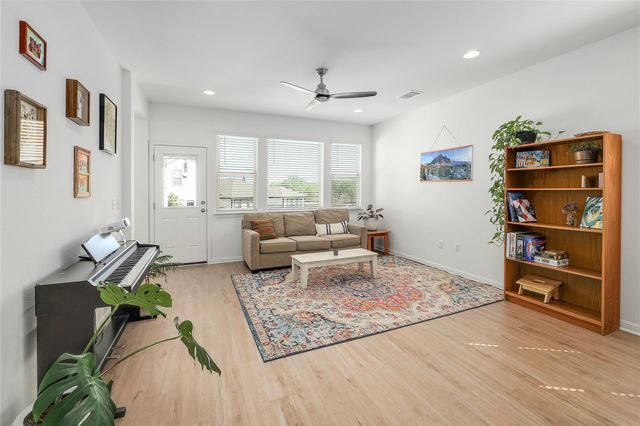 7000 Nijinsky DR, Buda, TX 78610