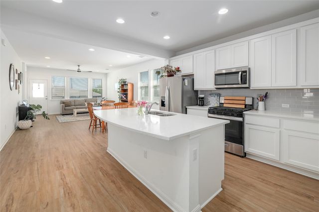 7000 Nijinsky DR, Buda, TX 78610