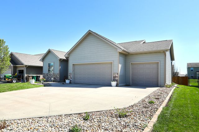 2708 16th Street SW, Altoona, IA 50009