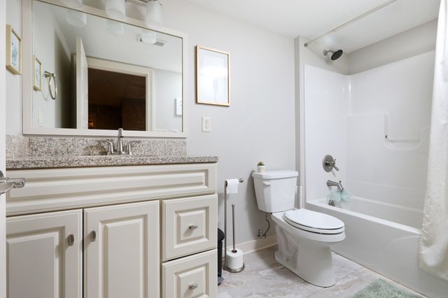 2708 16th Street SW, Altoona, IA 50009