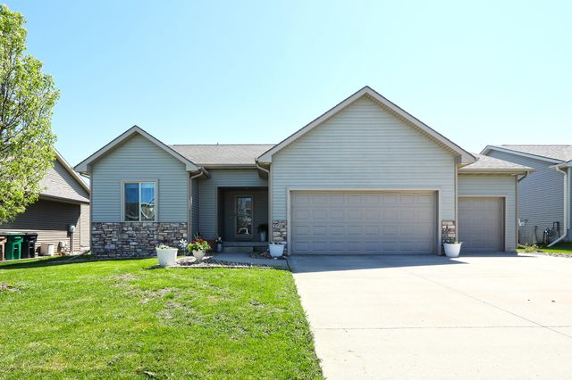 2708 16th Street SW, Altoona, IA 50009