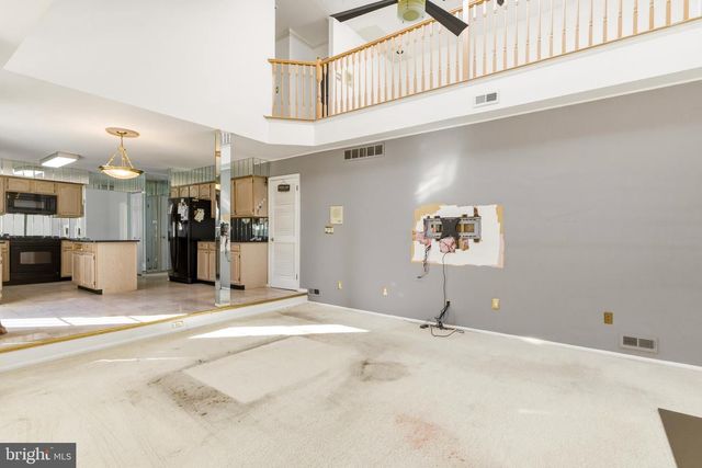 13 FOX HOLLOW LN, Sewell, NJ 08080