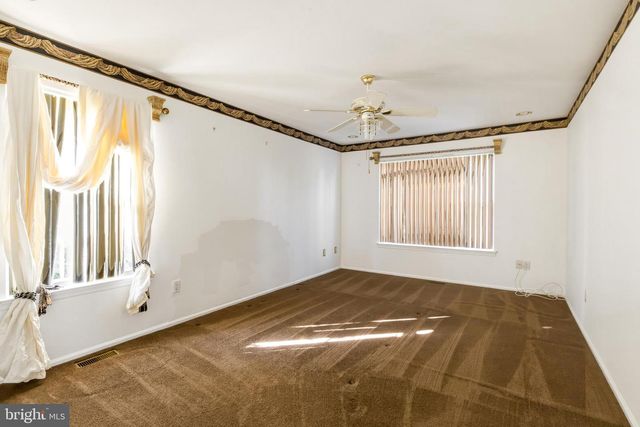 13 FOX HOLLOW LN, Sewell, NJ 08080