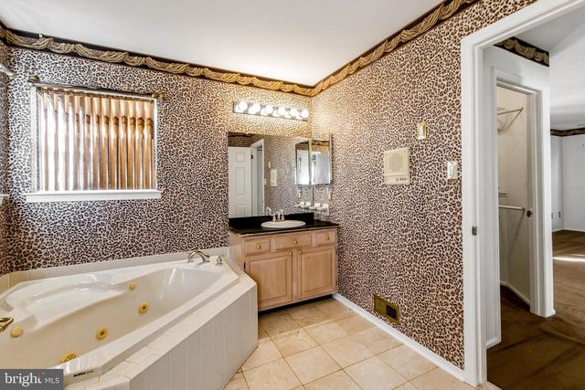 13 FOX HOLLOW LN, Sewell, NJ 08080