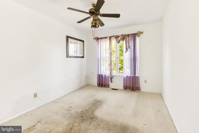 13 FOX HOLLOW LN, Sewell, NJ 08080