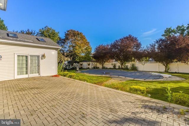 13 FOX HOLLOW LN, Sewell, NJ 08080