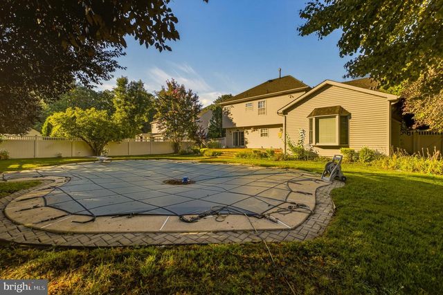 13 FOX HOLLOW LN, Sewell, NJ 08080