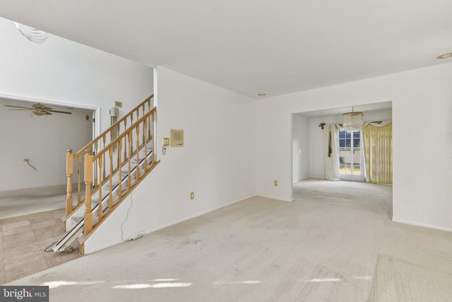 13 FOX HOLLOW LN, Sewell, NJ 08080
