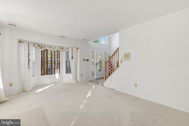 13 FOX HOLLOW LN, Sewell, NJ 08080