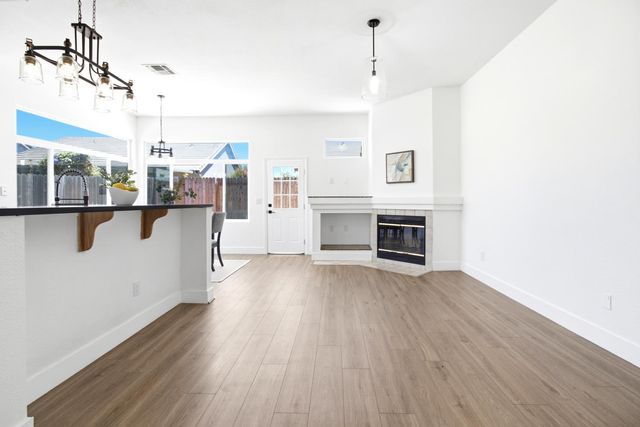 8665 Aviary Woods Way, Elk Grove, CA 96524
