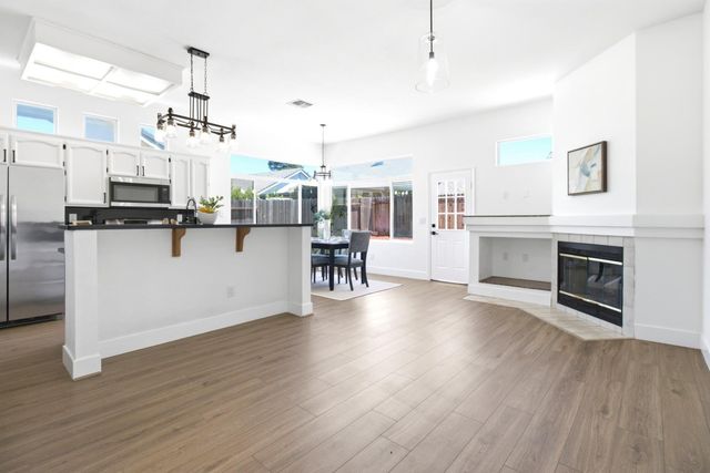 8665 Aviary Woods Way, Elk Grove, CA 96524