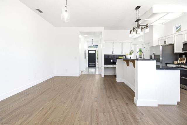 8665 Aviary Woods Way, Elk Grove, CA 96524