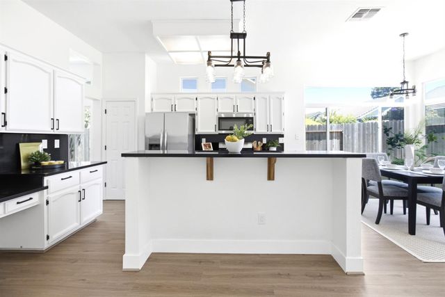 8665 Aviary Woods Way, Elk Grove, CA 96524