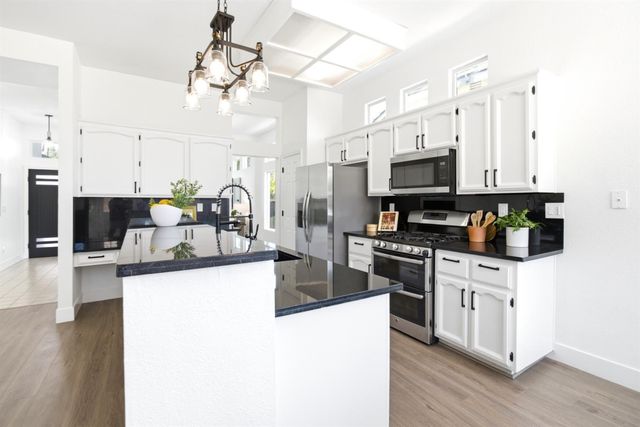 8665 Aviary Woods Way, Elk Grove, CA 96524