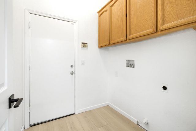 8665 Aviary Woods Way, Elk Grove, CA 96524